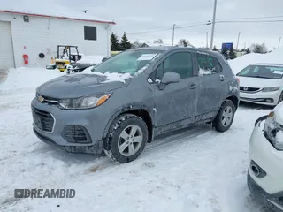 2020 Chevrolet Trax LS with VIN 3GNCJNSB8LL233497, listed as a IAAI auction lot 41645144 with 64,948 mi miles. Bid and sale history available at carsss.com. Image 17.