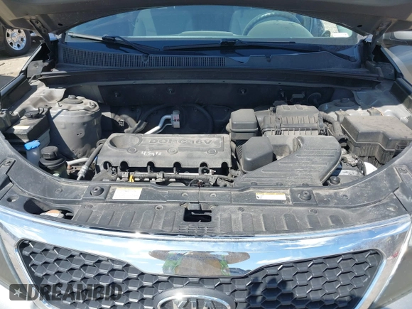 2011 Kia Sorento LX with VIN 5XYKTCA1XBG032086, listed as a IAAI auction lot 42026859 with 177,449 mi miles. Bid and sale history available at carsss.com. Image 10.