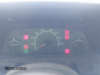 1990 Geo Metro z VIN 2C1MS2469L6015529, wystawiony jako IAAI lot #41902168 z przebiegiem 95 772 mil mil oraz . Historia ofert i sprzedaży dostępna na DreamBid. Obrazek 7.