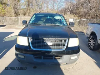 2006 Ford Expedition Special Service with VIN 1FMPU15566LA84616, listed as a IAAI auction lot 41303202 with 372,508 mi miles. Bid and sale history available at carsss.com. Image 6.
