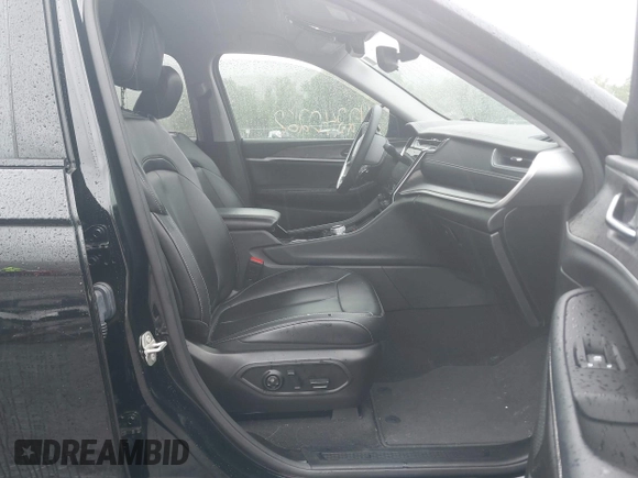 2023 Jeep Grand Cherokee Limited z VIN 1C4RJHBG8PC606569, wystawiony jako IAAI lot #42240268 z przebiegiem 32 892 mil mil oraz . Historia ofert i sprzedaży dostępna na DreamBid. Obrazek 5.