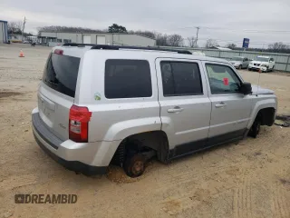 2013 Jeep Patriot Latitude with VIN 1C4NJPFB9DD146531, listed as a Copart auction lot 44819775 with 220,396 mi miles and Salvage Title. Bid and sale history available at carsss.com. Image 3.