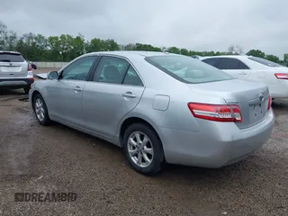 2011 Toyota Camry LE z VIN 4T1BF3EK6BU671814, wystawiony jako IAAI lot #42367753 z przebiegiem 182 728 mil mil oraz . Historia ofert i sprzedaży dostępna na DreamBid. Obrazek 3.