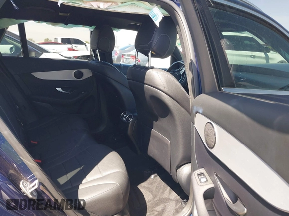 2020 Mercedes-Benz GLC 300 z VIN W1N0G8EB9LF847906, wystawiony jako IAAI lot #41902604 z przebiegiem 40 052 mil mil oraz . Historia ofert i sprzedaży dostępna na DreamBid. Obrazek 8.
