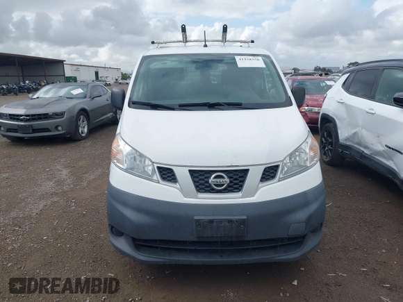2015 Nissan NV200 SV with VIN 3N6CM0KN0FK728958, listed as a IAAI auction lot 41938350 with 192,240 mi miles. Bid and sale history available at carsss.com. Image 12.