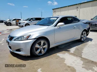 2011 Lexus IS 250 C z VIN JTHFF2C28B2515951, wystawiony jako Copart lot #56222255 z przebiegiem 67 542 mil mil oraz Szkoda całkowita • Salvage title. Historia ofert i sprzedaży dostępna na DreamBid. Obrazek 1.