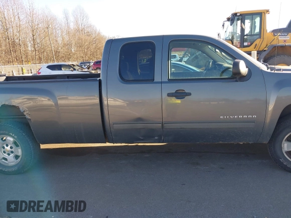 2011 Chevrolet Silverado 1500 LT with VIN 1GCRKSE05BZ382787, listed as a IAAI auction lot 41421158 with 140,145 mi miles and . Bid and sale history available at DreamBid. Image 13.