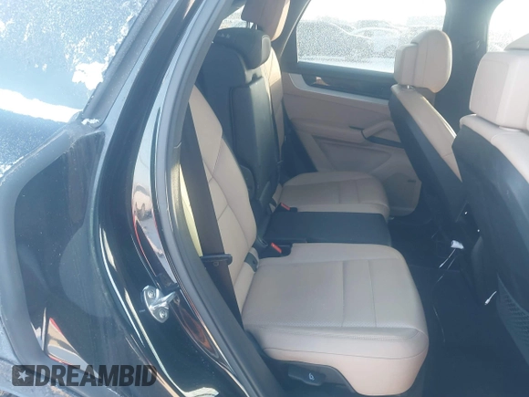 2024 Porsche Cayenne z VIN WP1AA2AY3RDA03125, wystawiony jako IAAI lot #41541684 z przebiegiem 32 813 mil mil oraz . Historia ofert i sprzedaży dostępna na DreamBid. Obrazek 8.