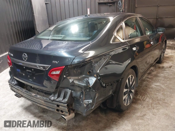 2018 Nissan Altima SR with VIN 1N4AL3AP9JC121415, listed as a IAAI auction lot 41528034 with 136,793 mi miles and . Bid and sale history available at carsss.com. Image 4.