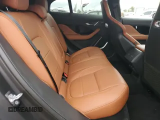 2019 Jaguar I-Pace SE z VIN SADHC2S17K1F71260, wystawiony jako Copart lot #45943904 z przebiegiem 33 807 mil mil oraz . Historia ofert i sprzedaży dostępna na DreamBid. Obrazek 10.
