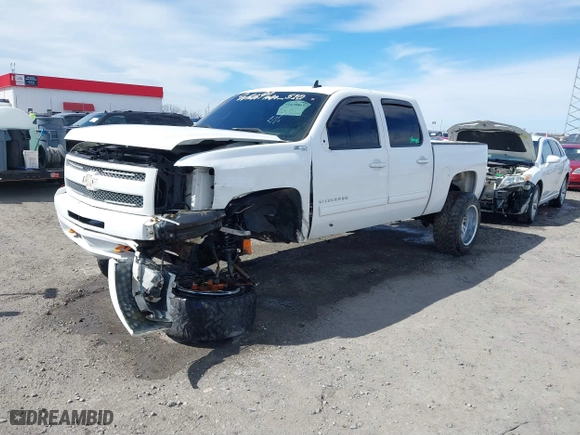 2010 Chevrolet Silverado 1500 LT with VIN 3GCRKSE34AG142638, listed as a IAAI auction lot 41620863 with 330,631 mi miles. Bid and sale history available at carsss.com. Image 22.