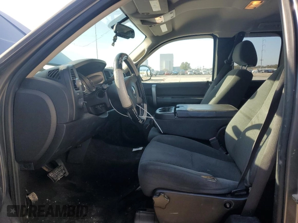 2008 GMC Sierra 1500 Work Truck z VIN 1GTEC19C88Z178603, wystawiony jako Copart lot #87082794 z przebiegiem 248 983 mil mil oraz Szkoda całkowita • Salvage title. Historia ofert i sprzedaży dostępna na DreamBid. Obrazek 7.