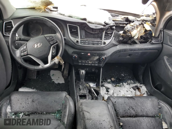 2017 Hyundai Tucson Value z VIN KM8J3CA23HU266206, wystawiony jako Copart lot #46698775 z przebiegiem Nie podano mil oraz Nie do naprawy • Non repairable. Historia ofert i sprzedaży dostępna na DreamBid. Obrazek 8.