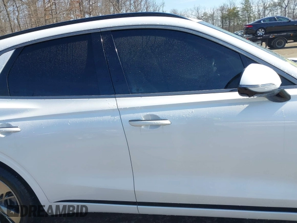 2022 Genesis GV70 Sport z VIN KMUMCDTC4NU039497, wystawiony jako IAAI lot #41668778 z przebiegiem 31 545 mil mil oraz . Historia ofert i sprzedaży dostępna na DreamBid. Obrazek 13.
