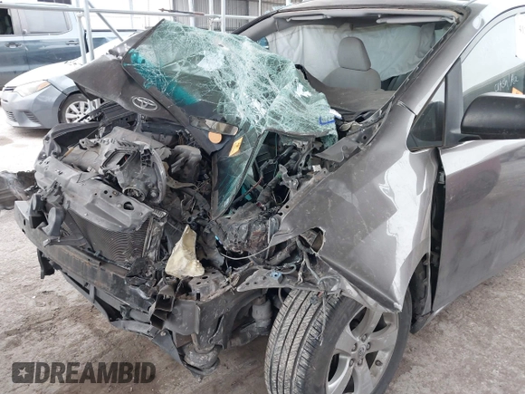 2014 Toyota Sienna L with VIN 5TDZK3DC5ES475204, listed as a IAAI auction lot 41277584 with 125,735 mi miles. Bid and sale history available at carsss.com. Image 6.