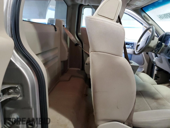 2006 Ford F-150 XL с VIN 1FTRF12W76NA72046, выставлен на аукционе Copart как лот 63699515 с пробегом 94 370 миль миль и Списание • Salvage title. История ставок и продаж доступна на DreamBid. Изображение 10.