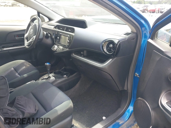2016 Toyota Prius One z VIN JTDKDTB30G1117670, wystawiony jako IAAI lot #42115566 z przebiegiem 177 011 mil mil oraz . Historia ofert i sprzedaży dostępna na DreamBid. Obrazek 5.