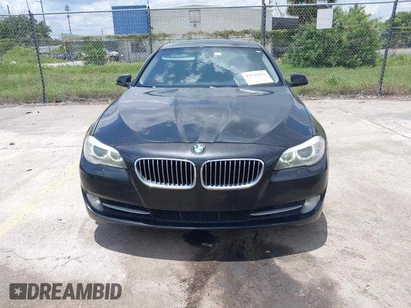 2011 BMW 5 Series 535i z VIN WBAFR7C59BC807860, wystawiony jako IAAI lot #42537752 z przebiegiem 120 934 mil mil oraz . Historia ofert i sprzedaży dostępna na DreamBid. Obrazek 6.