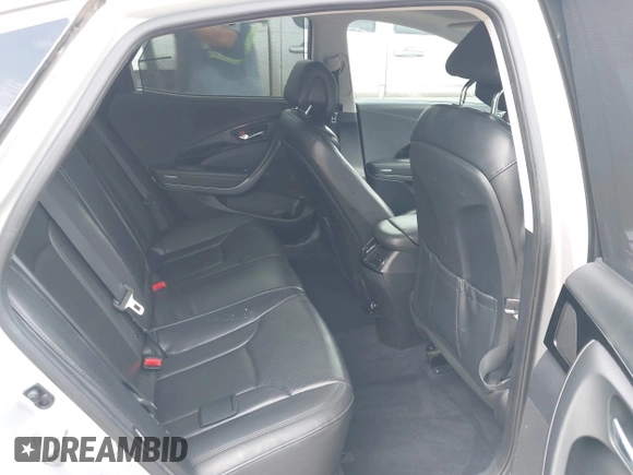 2017 Hyundai Azera Limited with VIN KMHFH4JG0HA581720, listed as a IAAI auction lot 42456573 with 137,317 mi miles and . Bid and sale history available at DreamBid. Image 8.