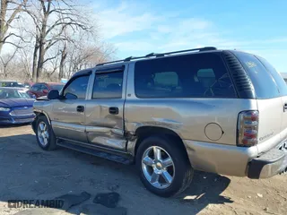 2000 Chevrolet Suburban LT with VIN 3GNFK16T7YG129363, listed as a IAAI auction lot 41586348 with 150,111 mi miles. Bid and sale history available at carsss.com. Image 15.