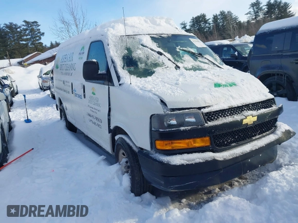 2021 Chevrolet Express Cargo z VIN 1GCWGAFP0M1256641, wystawiony jako IAAI lot #41555820 z przebiegiem Nie podano mil oraz . Historia ofert i sprzedaży dostępna na DreamBid. Obrazek 1.