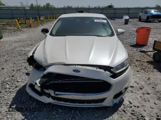 2016 Ford Fusion SE with VIN 3FA6P0H74GR183488, listed as a Copart auction lot 52702425 with 180,921 mi miles and Salvage title. Bid and sale history available at DreamBid. Image 5.