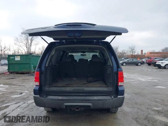 2004 Ford Expedition Special Service with VIN 1FMFU16L24LA55975, listed as a IAAI auction lot 41651208 with 217,030 mi miles. Bid and sale history available at carsss.com. Image 17.