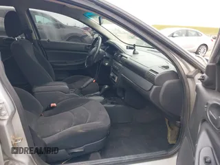 2004 Dodge Stratus SE with VIN 1B3EL36X84N266914, listed as a IAAI auction lot 42067971 with 115,033 mi miles and . Bid and sale history available at DreamBid. Image 5.