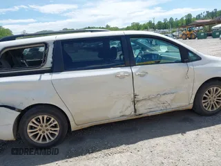 2017 Toyota Sienna XLE Auto Access Seat с VIN 5TDYZ3DC9HS889730, выставлен на аукционе IAAI как лот 42171616 с пробегом 92 822 миль миль и . История ставок и продаж доступна на DreamBid. Изображение 13.