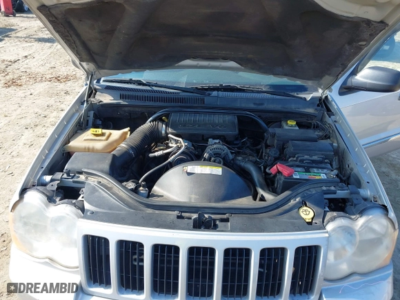 2010 Jeep Grand Cherokee Laredo with VIN 1J4PS4GK2AC155683, listed as a IAAI auction lot 41411133 with 211,803 mi miles. Bid and sale history available at carsss.com. Image 10.