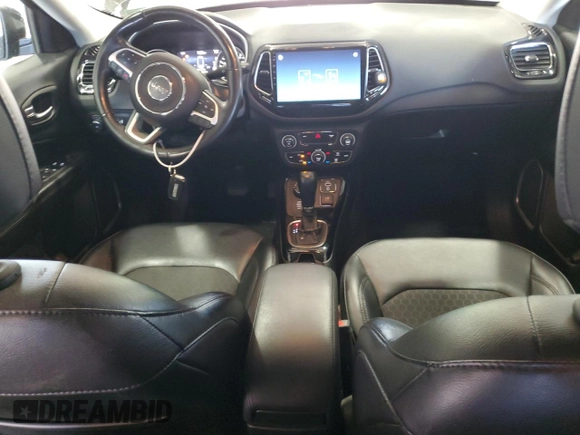 2019 Jeep Compass Altitude z VIN 3C4NJDBB8KT647373, wystawiony jako Copart lot #54104865 z przebiegiem 76 788 mil mil oraz Szkoda całkowita • Salvage title. Historia ofert i sprzedaży dostępna na DreamBid. Obrazek 8.