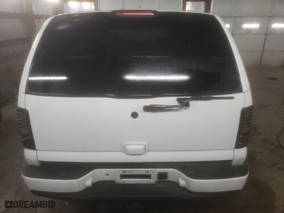 2002 GMC Yukon XL Denali with VIN 1GKFK66U72J313730, listed as a Copart auction lot 44326525 with 102,601 mi miles and Salvage Title. Bid and sale history available at carsss.com. Image 6.