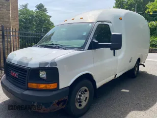 2012 GMC Savana z VIN 1GD072CG0C1103400, wystawiony jako Copart lot #58886045 z przebiegiem 121 124 mil mil oraz Tytuł czysty. Historia ofert i sprzedaży dostępna na DreamBid. Obrazek 2.