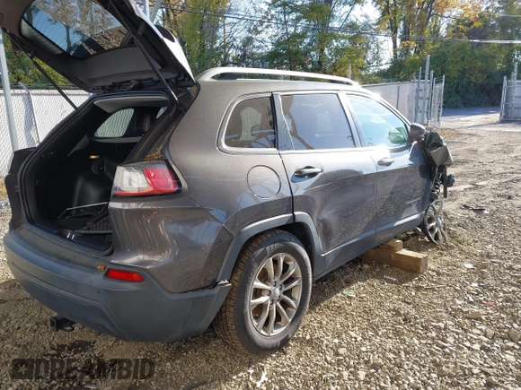 2019 Jeep Cherokee Latitude Plus with VIN 1C4PJMLB1KD101186, listed as a IAAI auction lot 40550461 with 73,986 mi miles. Bid and sale history available at carsss.com. Image 4.