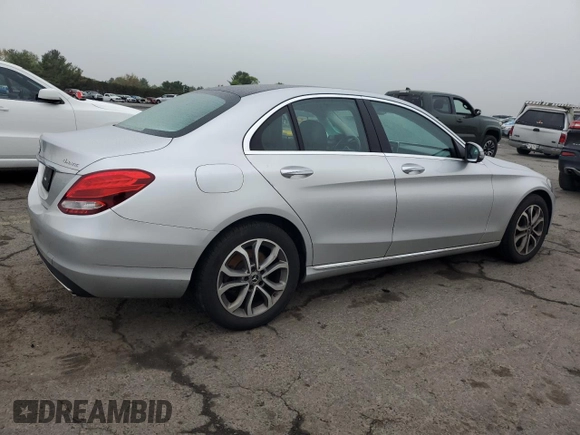 2018 Mercedes-Benz C 300 z VIN 55SWF4KB6JU262668, wystawiony jako Copart lot #55731875 z przebiegiem 115 651 mil mil oraz Szkoda całkowita • Salvage title. Historia ofert i sprzedaży dostępna na DreamBid. Obrazek 3.