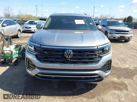 2024 Volkswagen Atlas SEL Premium R-Line z VIN 1V2FR2CA2RC551914, wystawiony jako IAAI lot #42028289 z przebiegiem 16 240 mil mil oraz . Historia ofert i sprzedaży dostępna na DreamBid. Obrazek 13.