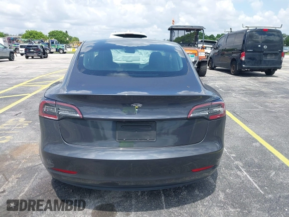 2023 Tesla Model 3 z VIN 5YJ3E1EA3PF435158, wystawiony jako IAAI lot #42356031 z przebiegiem 41 408 mil mil oraz . Historia ofert i sprzedaży dostępna na DreamBid. Obrazek 16.