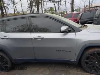 2018 Jeep Compass Latitude with VIN 3C4NJCBB0JT487272, listed as a IAAI auction lot 41955584 with 92,042 mi miles. Bid and sale history available at carsss.com. Image 13.
