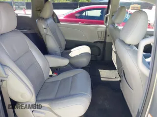 2015 Toyota Sienna XLE с VIN 5TDYK3DC0FS688624, выставлен на аукционе IAAI как лот 42252799 с пробегом 201 522 миль миль и . История ставок и продаж доступна на DreamBid. Изображение 8.