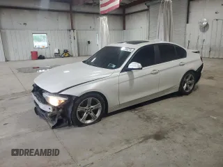 2013 BMW 3 Series 328i xDrive z VIN WBA3B3C54DF536837, wystawiony jako Copart lot #62305215 z przebiegiem 289 839 mil mil oraz Szkoda całkowita • Salvage title. Historia ofert i sprzedaży dostępna na DreamBid. Obrazek 1.
