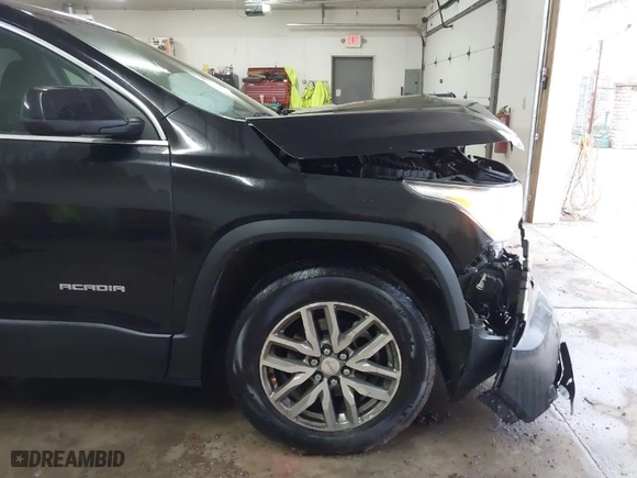 2017 GMC Acadia SLE with VIN 1GKKNSLS0HZ203792, listed as a IAAI auction lot 41219500 with 110,918 mi miles. Bid and sale history available at carsss.com. Image 18.