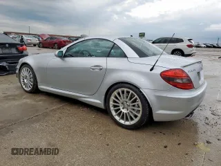 2005 Mercedes-Benz SLK 55 AMG z VIN WDBWK73F75F046800, wystawiony jako Copart lot #55657075 z przebiegiem 140 673 mil mil oraz Szkody całkowita. Historia ofert i sprzedaży dostępna na DreamBid. Obrazek 2.