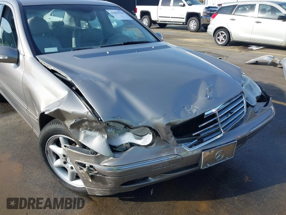 2004 Mercedes-Benz C 240 z VIN WDBRF61J74A618477, wystawiony jako IAAI lot #41894135 z przebiegiem 103 171 mil mil oraz . Historia ofert i sprzedaży dostępna na DreamBid. Obrazek 6.