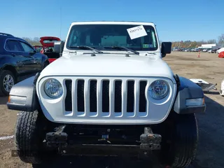 2018 Jeep Wrangler Unlimited Sport S z VIN 1C4HJXDG8JW117341, wystawiony jako IAAI lot #42037176 z przebiegiem 44 750 mil mil oraz . Historia ofert i sprzedaży dostępna na DreamBid. Obrazek 13.