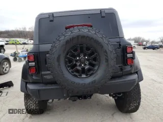 2024 Ford Bronco Raptor z VIN 1FMEE0RR1RLA48137, wystawiony jako Copart lot #87255664 z przebiegiem 1 974 mil mil oraz Szkoda całkowita • Salvage title. Historia ofert i sprzedaży dostępna na DreamBid. Obrazek 6.