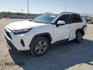 2022 Toyota RAV4 XLE z VIN 2T3W1RFV9NC207697, wystawiony jako Copart lot #62859235 z przebiegiem 41 317 mil mil oraz Szkoda całkowita • Salvage title. Historia ofert i sprzedaży dostępna na DreamBid. Obrazek 1.