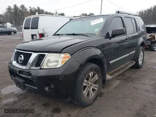 2011 Nissan Pathfinder LE with VIN 5N1AR1NB5BC613206, listed as a IAAI auction lot 41861245 with 196,045 mi miles. Bid and sale history available at carsss.com. Image 2.
