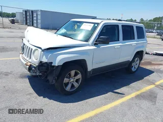 2013 Jeep Patriot Limited z VIN 1C4NJRCB3DD274375, wystawiony jako IAAI lot #42137708 z przebiegiem 185 018 mil mil oraz . Historia ofert i sprzedaży dostępna na DreamBid. Obrazek 17.
