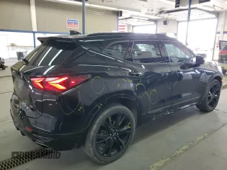 2021 Chevrolet Blazer RS z VIN 3GNKBKRS1MS522144, wystawiony jako Copart lot #50639635 z przebiegiem 43 593 mil mil oraz Szkoda całkowita • Salvage title. Historia ofert i sprzedaży dostępna na DreamBid. Obrazek 3.