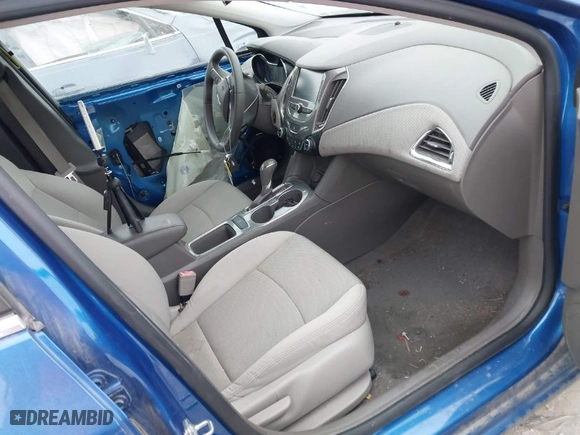 2017 Chevrolet Cruze LT with VIN 1G1BE5SM7H7178863, listed as a IAAI auction lot 41373324 with 110,518 mi miles. Bid and sale history available at carsss.com. Image 5.